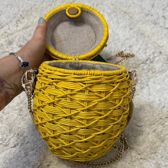 NWT Michael Kora Yellow Pineapple-Shaped Woven Bag - Picture 4 of 7